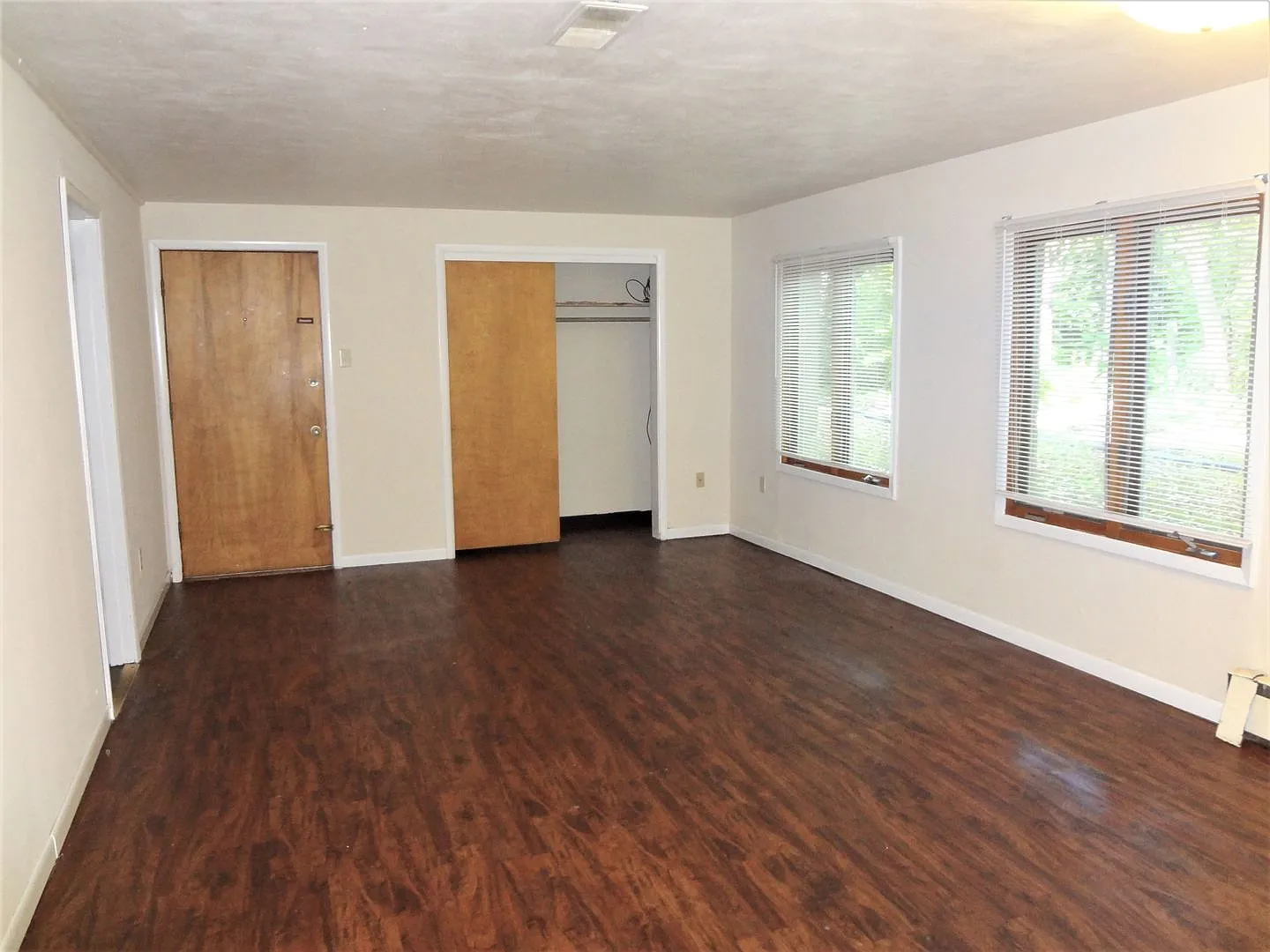 2 Bed, 2 Bath On Campus. Price Reduced — Photo 3