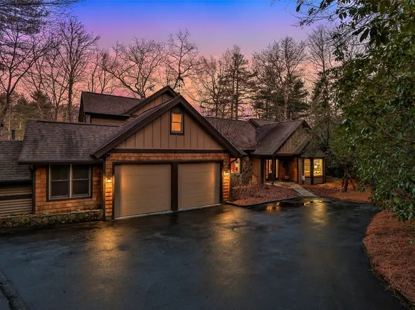 95 Lakeshore Drive, Sapphire, NC 28774