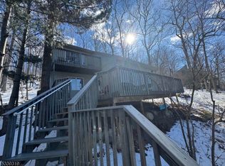 364 Skyline Lake Dr, Ringwood Boro, NJ 07456