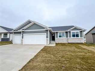 6030 Martin Dr, Pleasant Hill, IA 50327