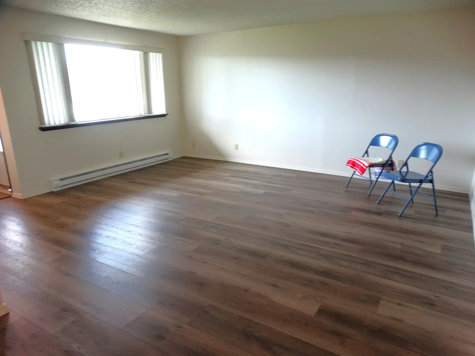 128 W 21st Ave — Photo 3