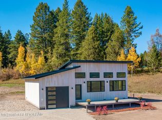 10 Caribou Forest Dr, Alpine, WY 83128