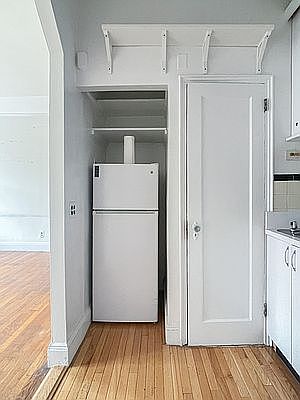 5th image of 296 Henry St #5