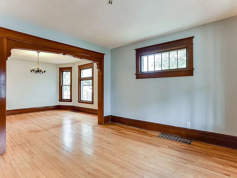 775 Jessamine Ave E — Photo 1