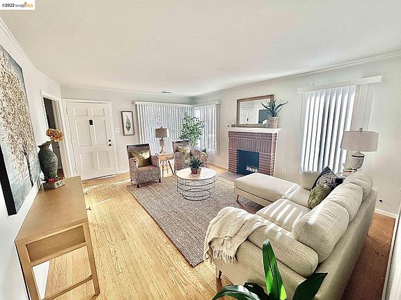 5th image of 7003 Waldo Ave