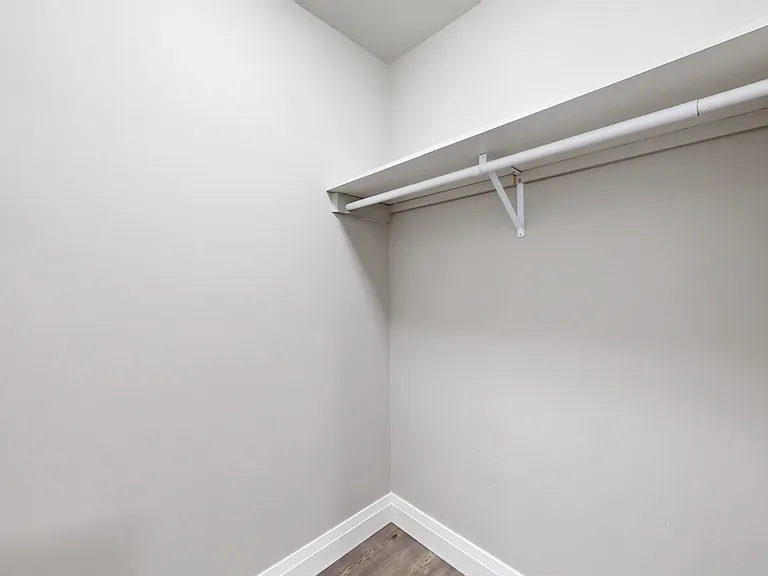405 Sidney St — Photo 25