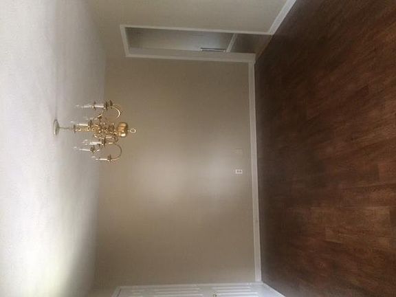 4th image of 301 Burlwood Ct