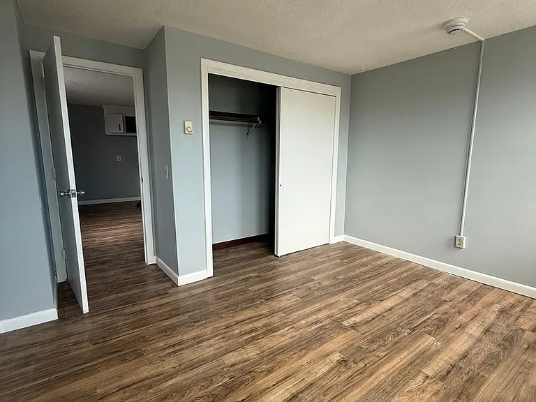 21-23 W Main St — Photo 3