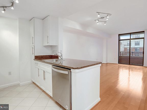 3rd image of 1021 Garfield #612