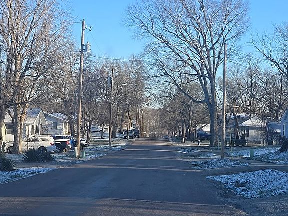 5th image of 301 N Lake Ave