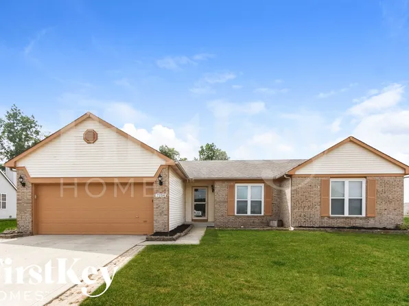 2204 Valley Creek West Ln, Indianapolis, IN 46229