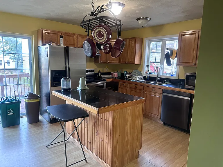 46 N Ashland St — Photo 3