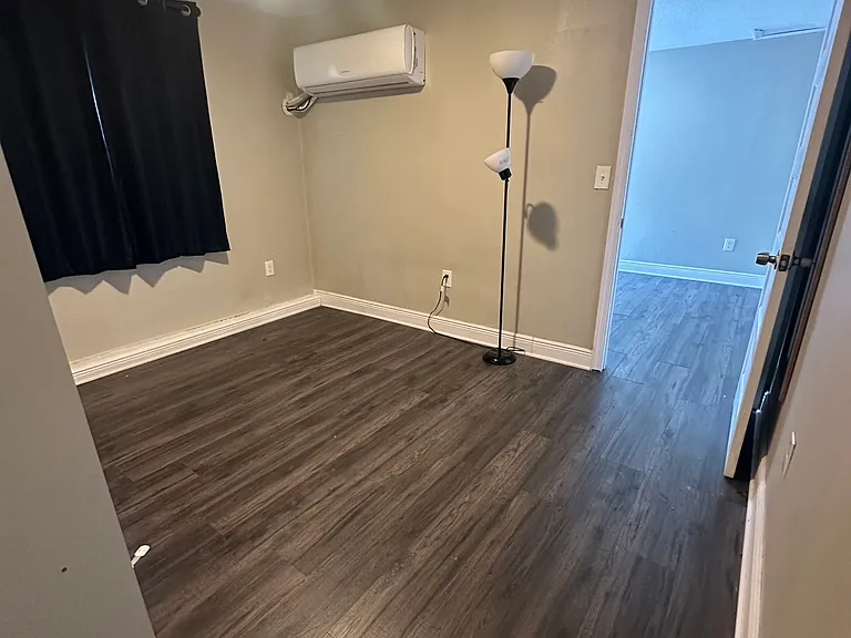 427 S Riverhills Dr — Photo 3