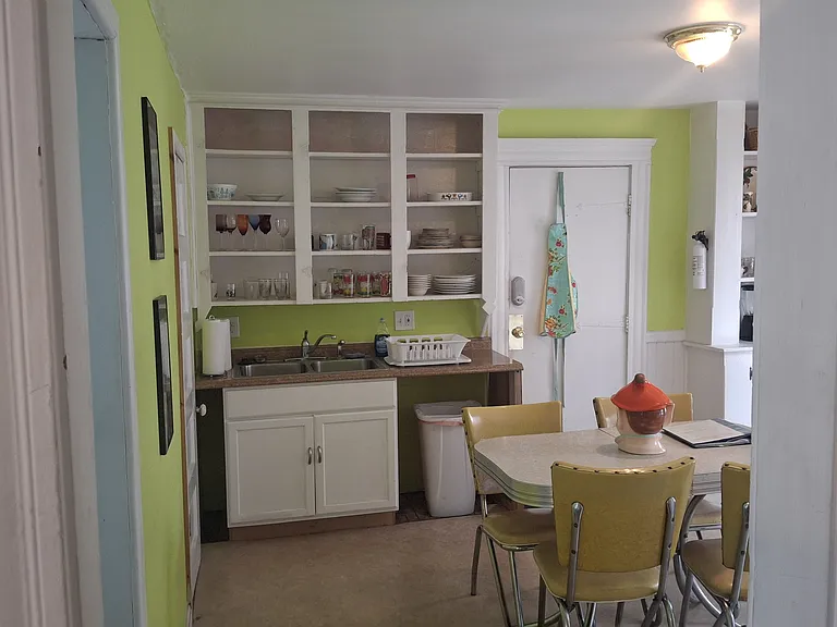 2424 W 10th St #101 — Photo 8