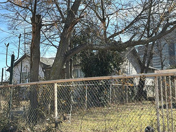 2nd image of 1646 Briar Cliff Rd