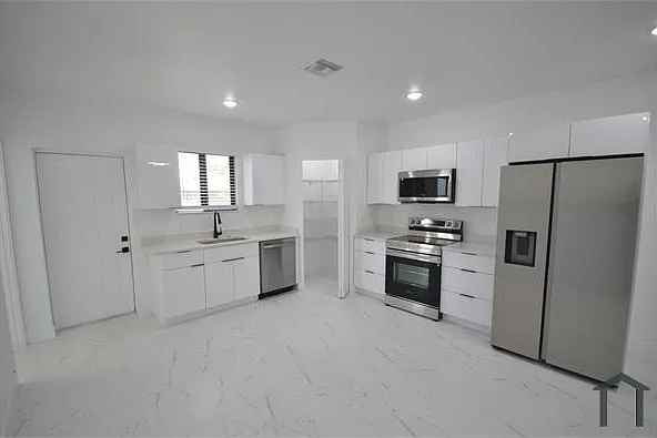 2132 Barker Blvd — Photo 18