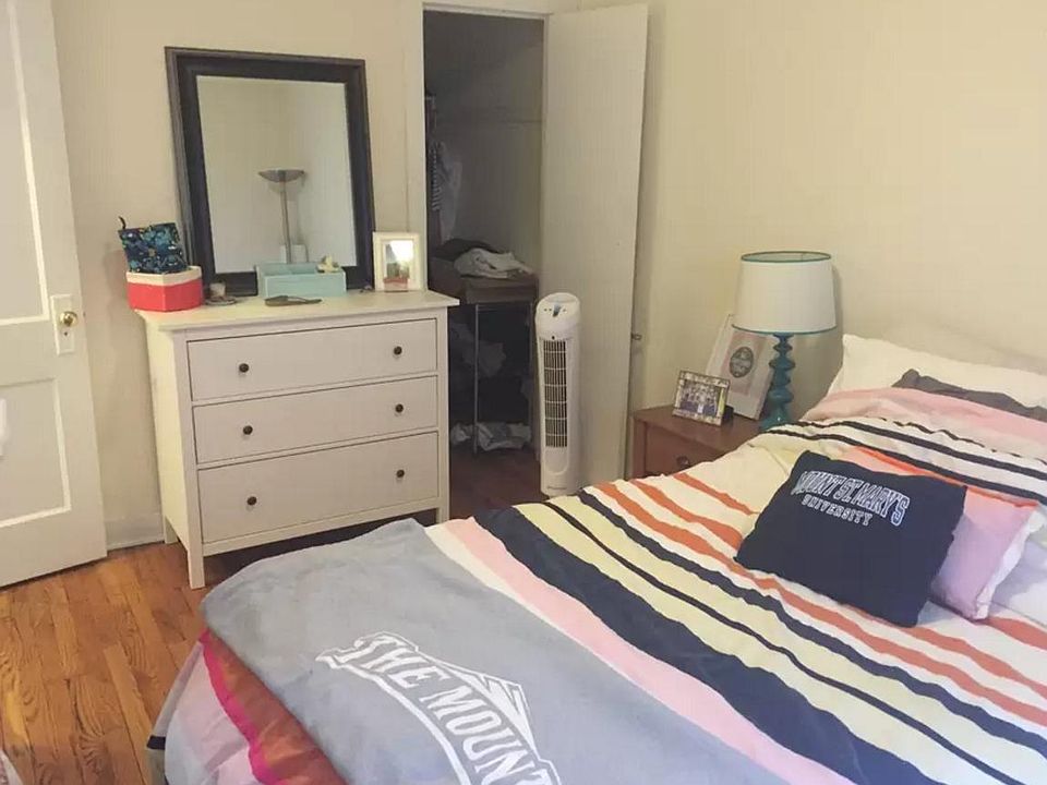 Full sized Bedroom