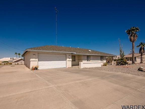 3rd image of 3981 Albacore Dr