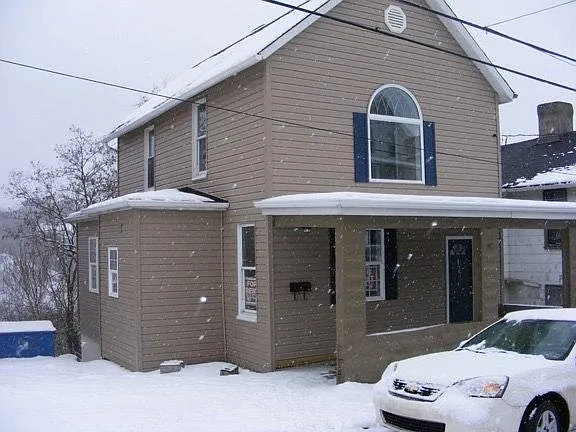 427 Parkinson St