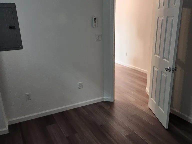 1840 Wharton St #1-R — Photo 6