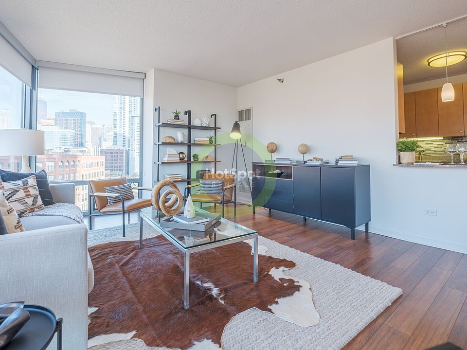 1st image of 520 N Kingsbury 1/1 Den
