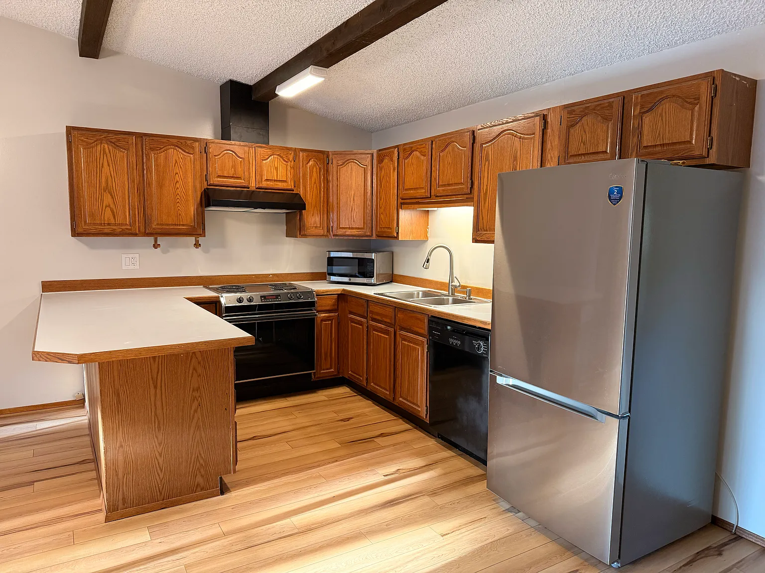 3 bed, 1606 sqft, $1,895 — Photo 4