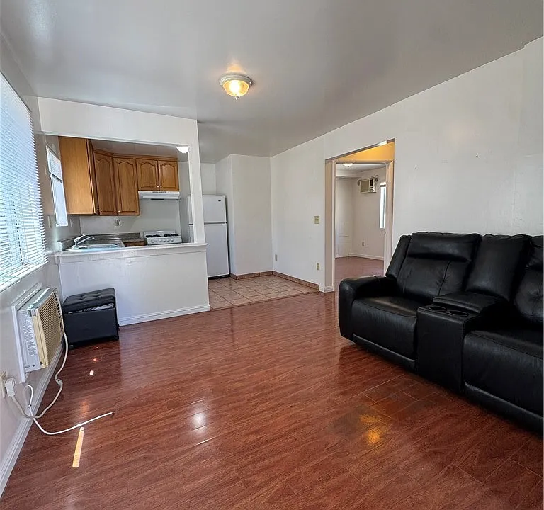 1466 Silver Lake Blvd