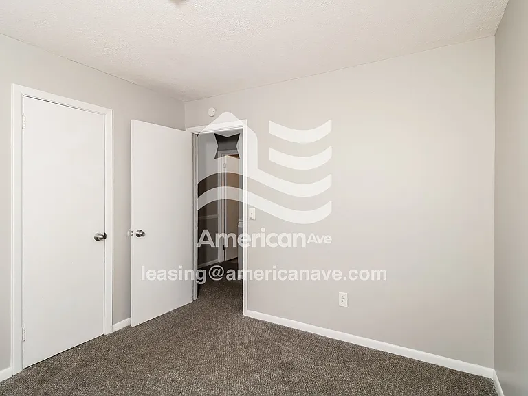 30464_010_bedroom_12798447.jpg