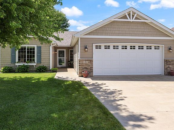 2nd image of 40 Waterford Ln