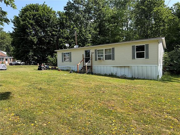3rd image of 4541 Main St