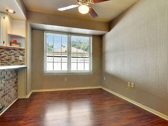Breakfast nook