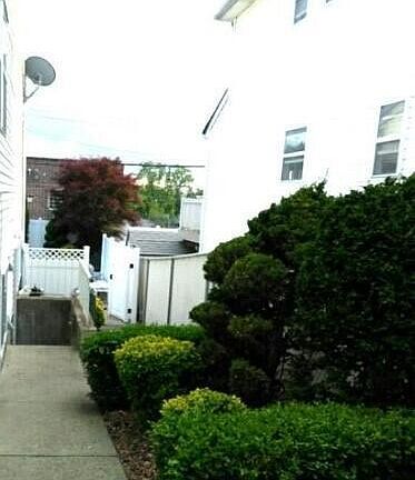 4th image of 26 Lion St
