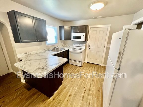 4th image of 1311 John St