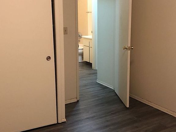 4th image of 205-215-225-235 NW Anthony St #2358