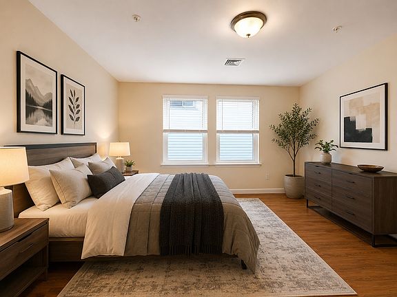 3rd image of 32 Lockwood Ave #2B