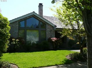13707 SW Hiteon Dr, Beaverton, OR 97008