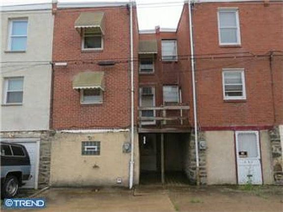 Exterior Back/Driveway