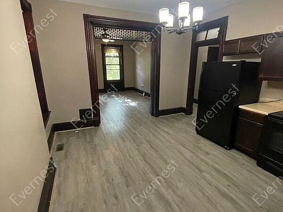 5th image of 4541 Oakland Ave Floor 1