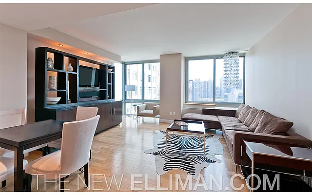 Rented by Douglas Elliman | media 17