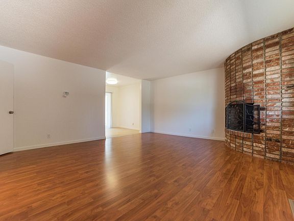 3rd image of 1202 W McKinley Ave