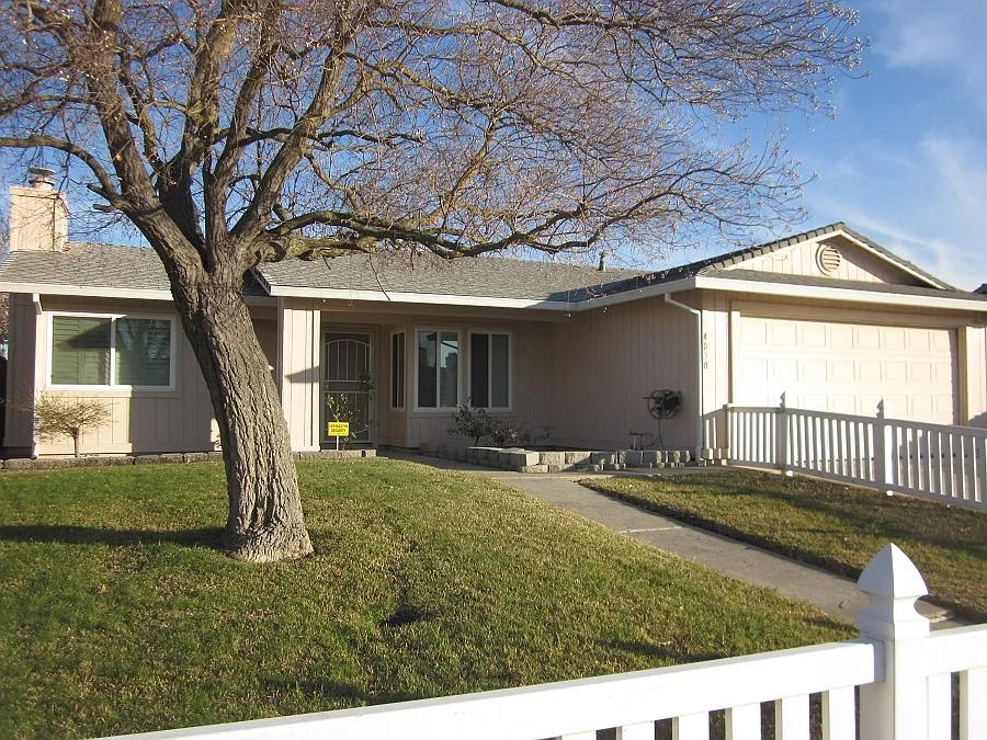 4030 Sequoia Way photo 1
