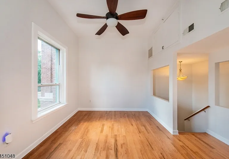 15 Glenridge Ave #5 — Photo 2