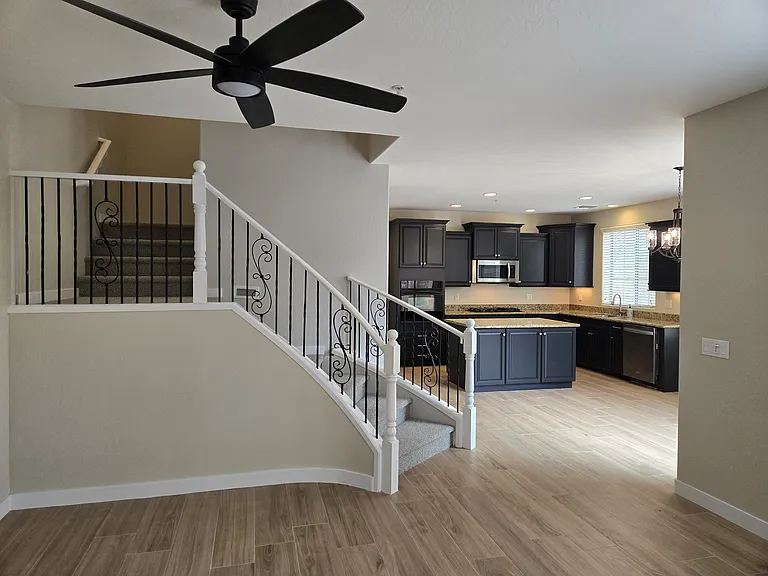 3922 E Cat Balue Dr — Photo 2