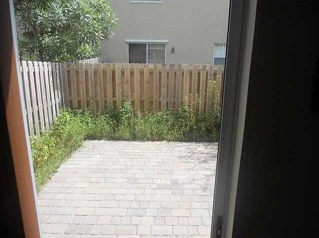 2nd image of 1034 NE 208th St