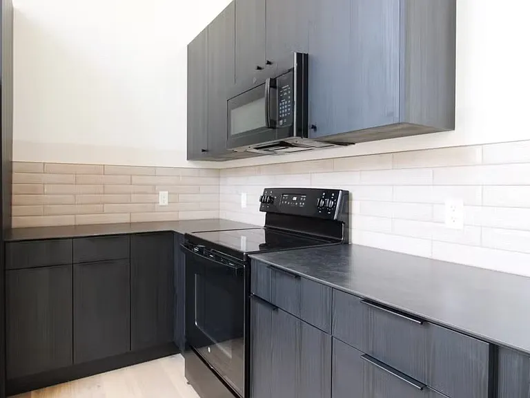 30 W Broad St #405 — Photo 9