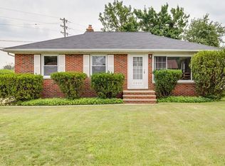1535 Chelmsford Rd, Mayfield Heights, OH 44124