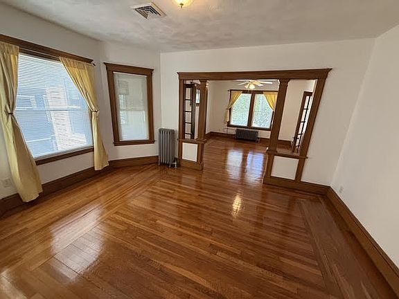 3rd image of 11 Playstead Rd #2