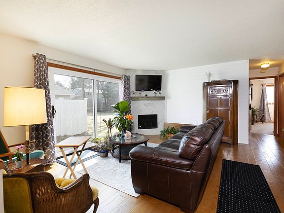 3rd image of 1521 Pheasant Ridge Dr