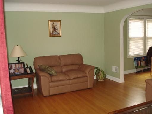 3rd image of 9048 S Aberdeen St