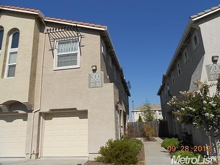1st image of 301 Ferry Cir #101
